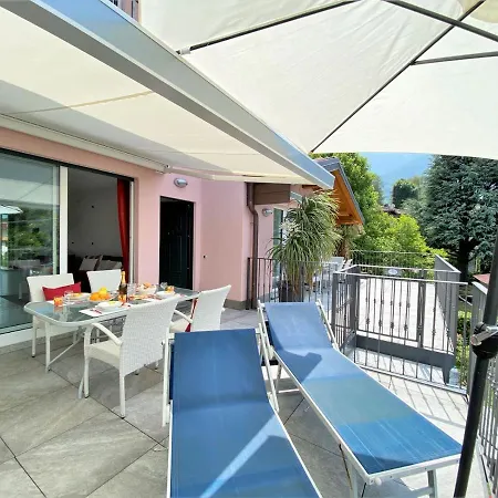 בית נופש Prestige Apt Lake Como קוליקו
